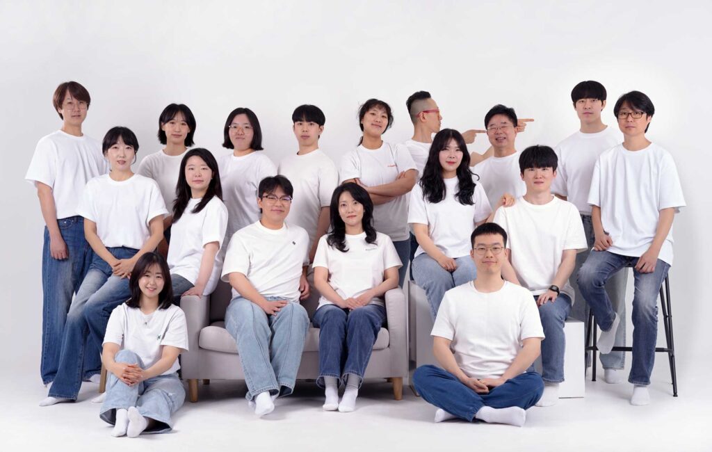 글로임 전 직원 단체 사진 – 글로임 모먼트